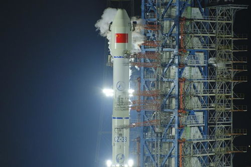 手機(jī)公司的衛(wèi)星競(jìng)賽 從地面到星空的通信革命